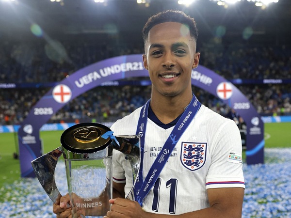 Chelsea Bakal Dapat Untung dari Transfer Omari Hutchinson